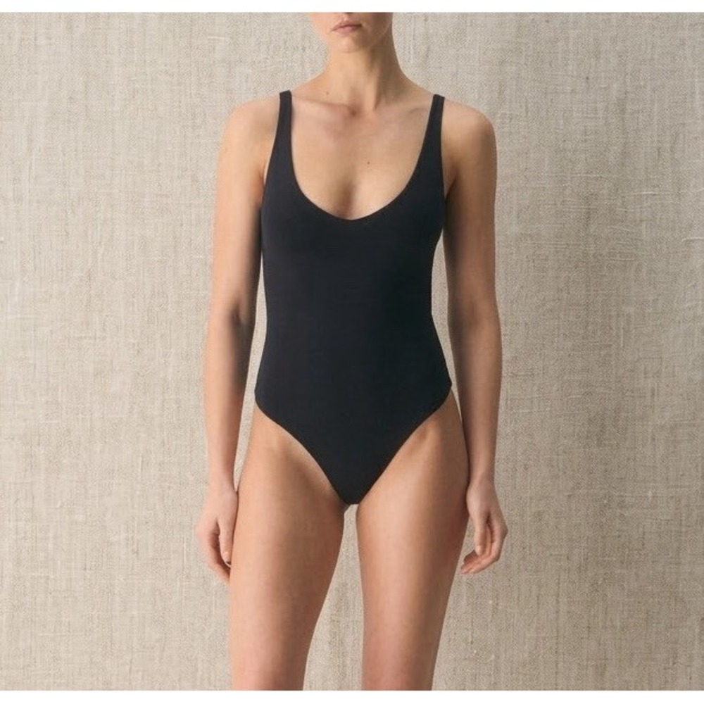 Aritzia Original Contour Apex Bodysuit in Black Size XS Minimalist Thong Cut